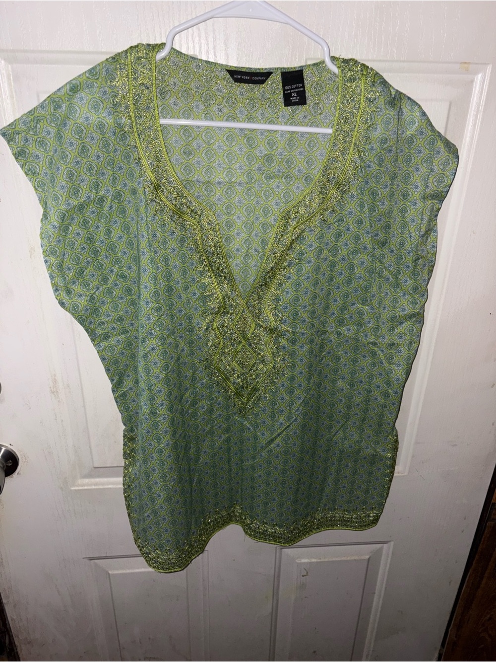 New York & Company Green Patterned Embellished V-Neck Tunic